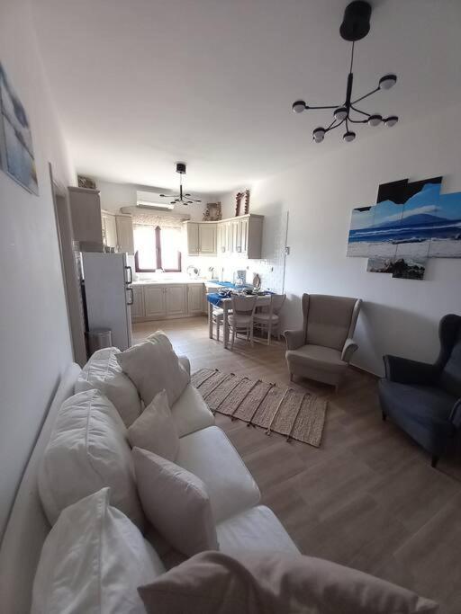 Annissa Appartment การ์ปาตอส ภายนอก รูปภาพ